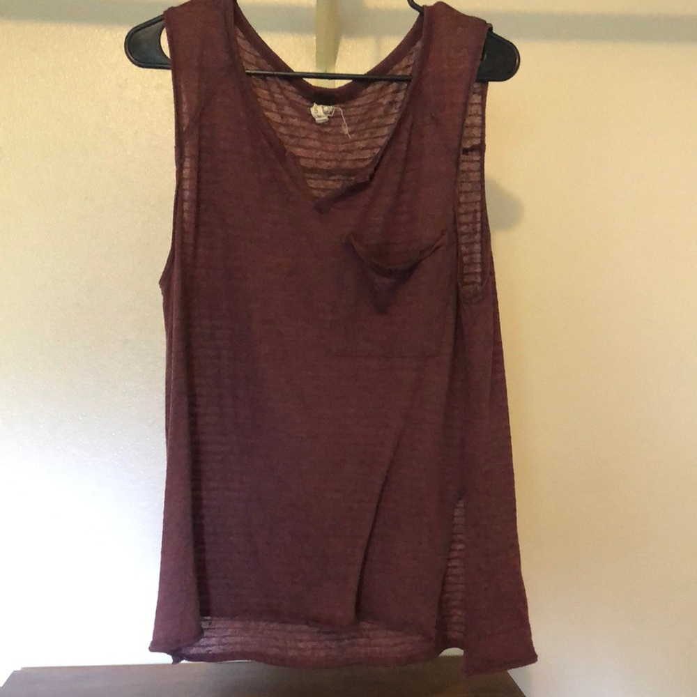 Women's Sleeveless Top in Burgundy